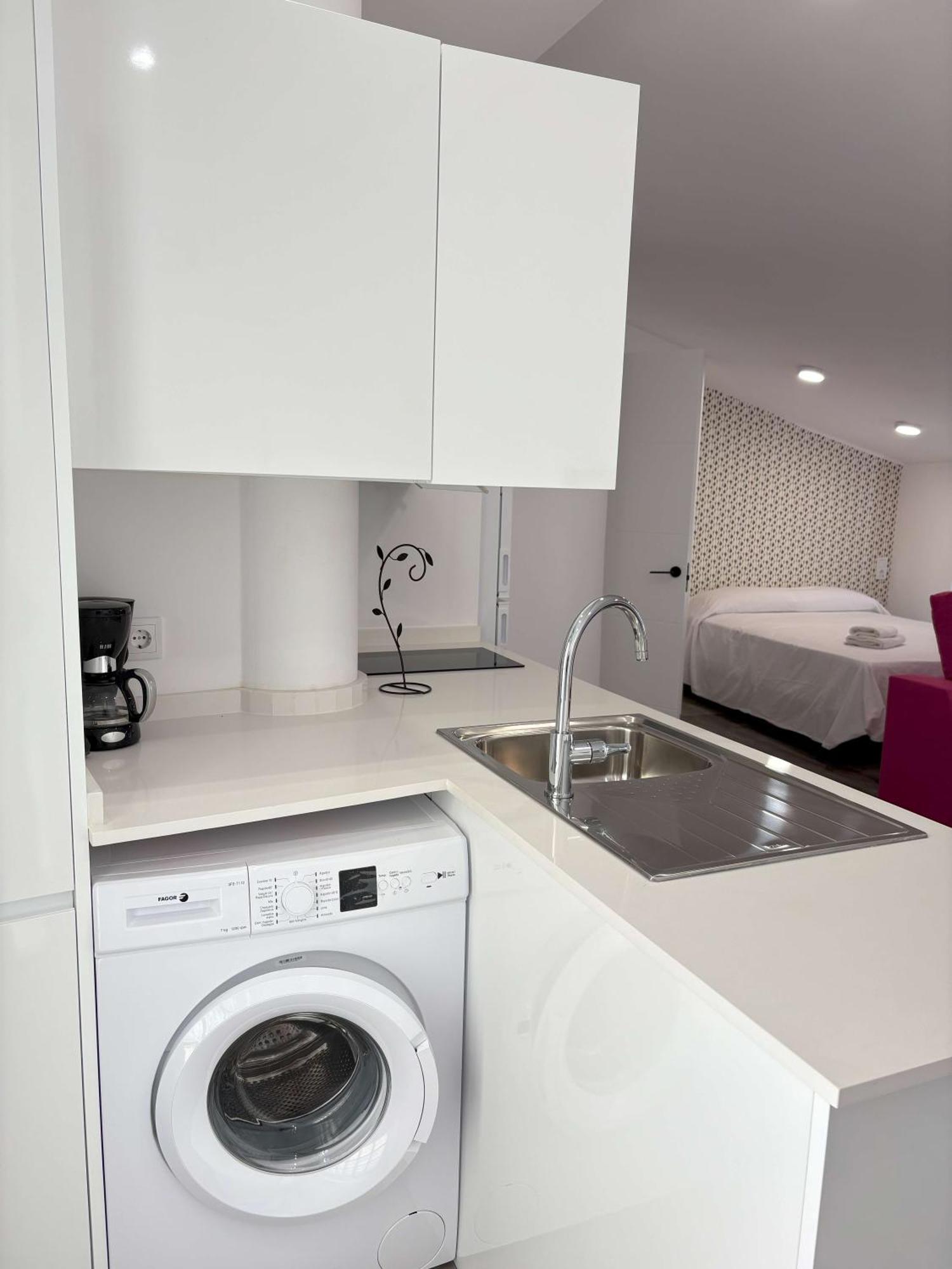 בנידורם Apartamentos Carmela מראה חיצוני תמונה